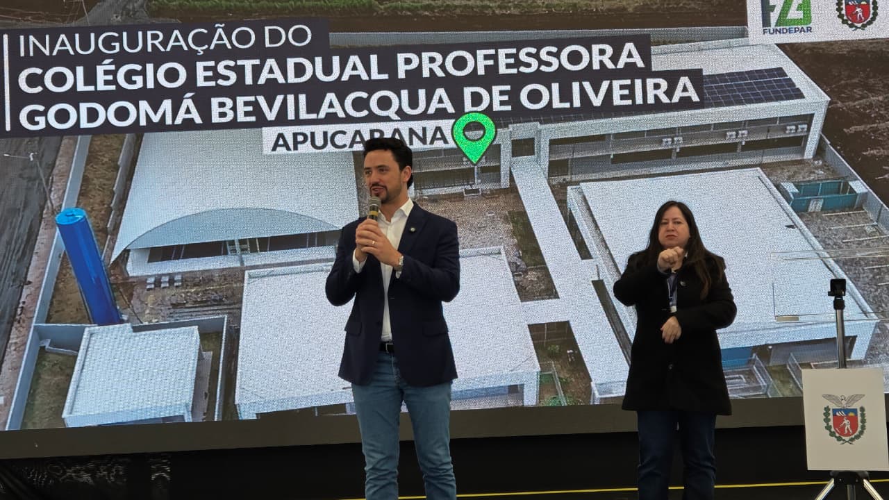 Governador Ratinho Junior inaugura novo prédio para colégio estadual na Vila Reis