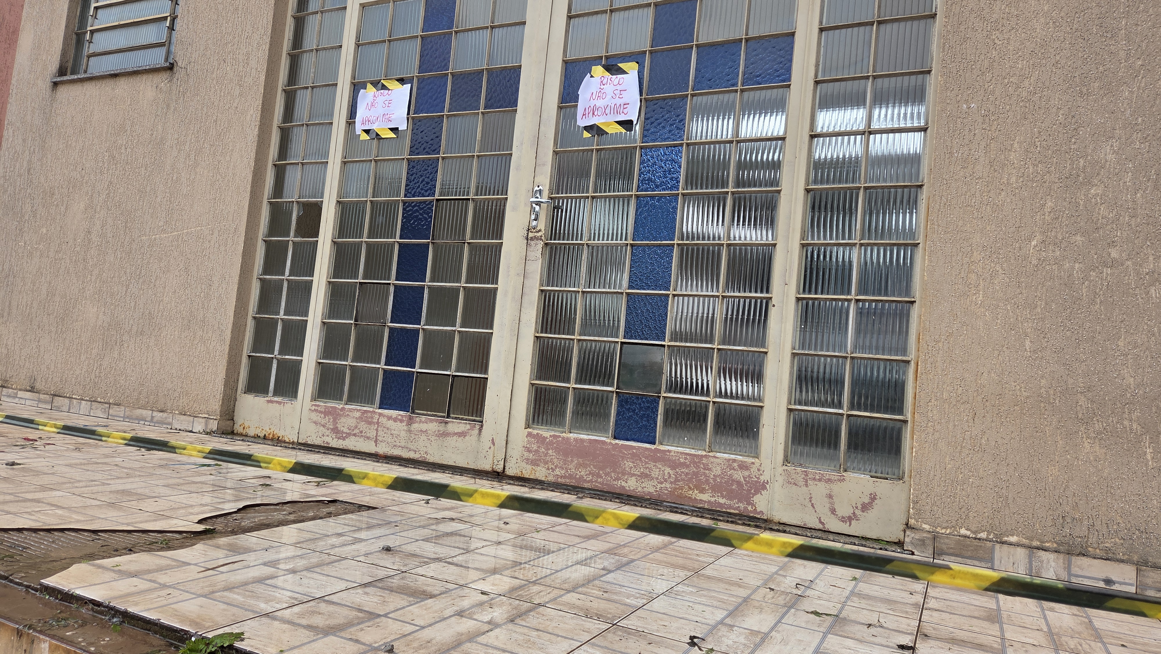 Igreja destruída por temporal em Apucarana (PR) terá missa de despedida antes de demolição