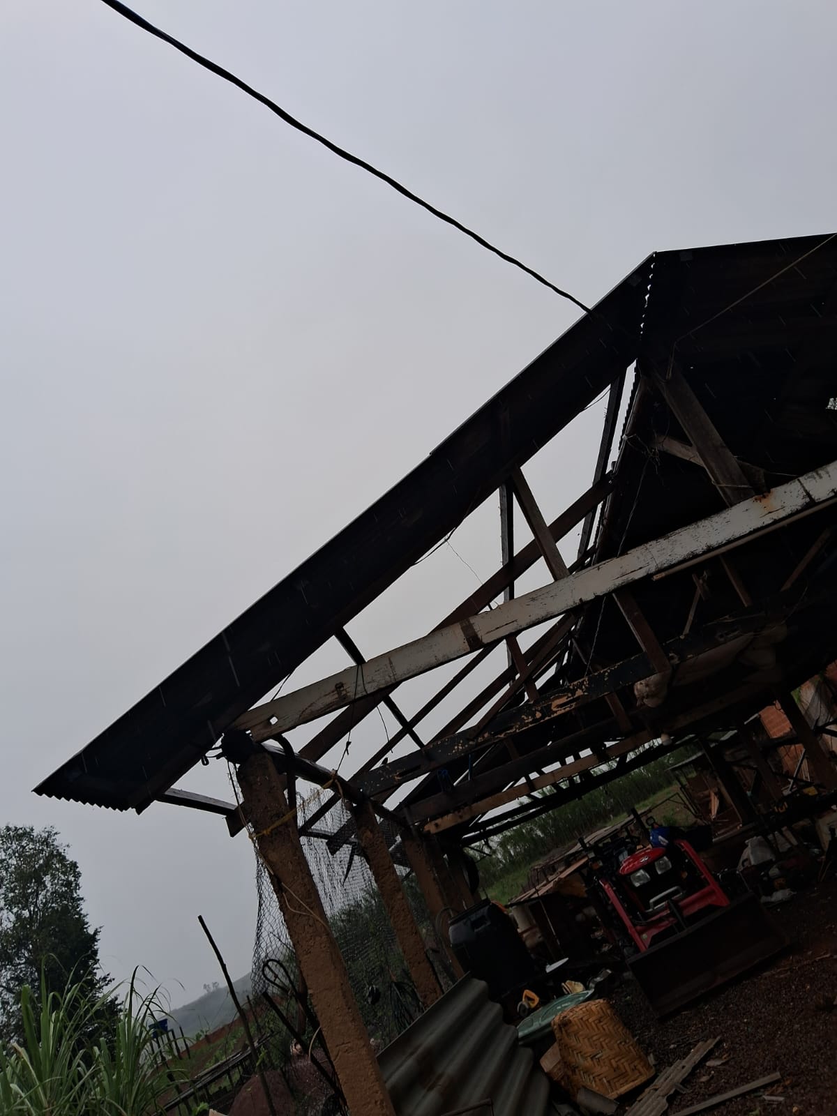 Tempestade deixa prejuízo nas lavouras e estufas na zona rural de Apucarana