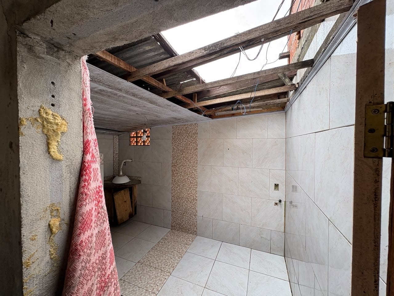 Moradores de rua eram explorados por falsa ONG e mantidos em condições degradantes em SC