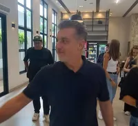 Luciano Huck é visto pelas ruas de Cianorte e visita gera especulações