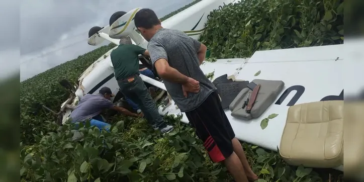 Avião de pequeno porte cai no interior do Paraná