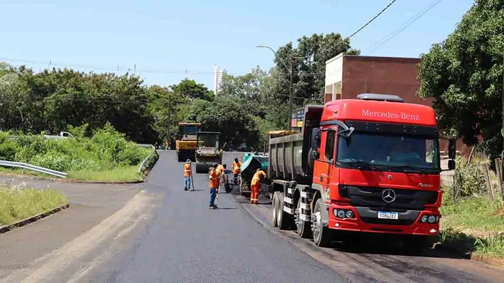 Prefeito de Ivaiporã vistoria duplicação do acesso secundário