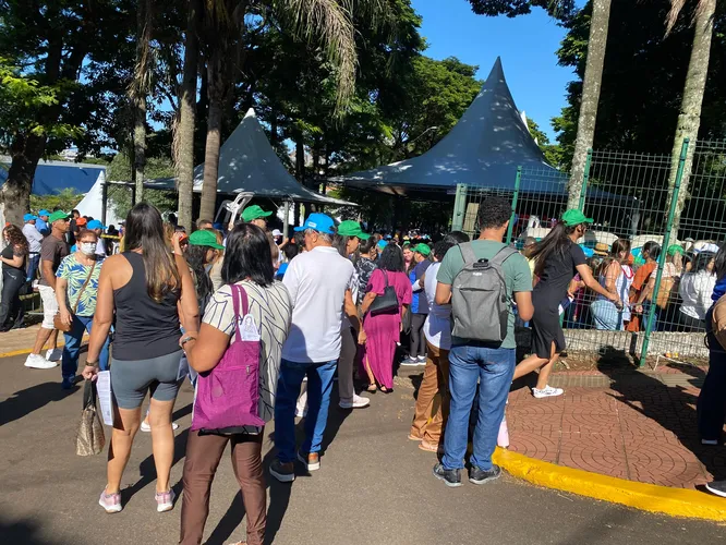 Romaria de Nossa Senhora de Lourdes reúne multidão em Apucarana