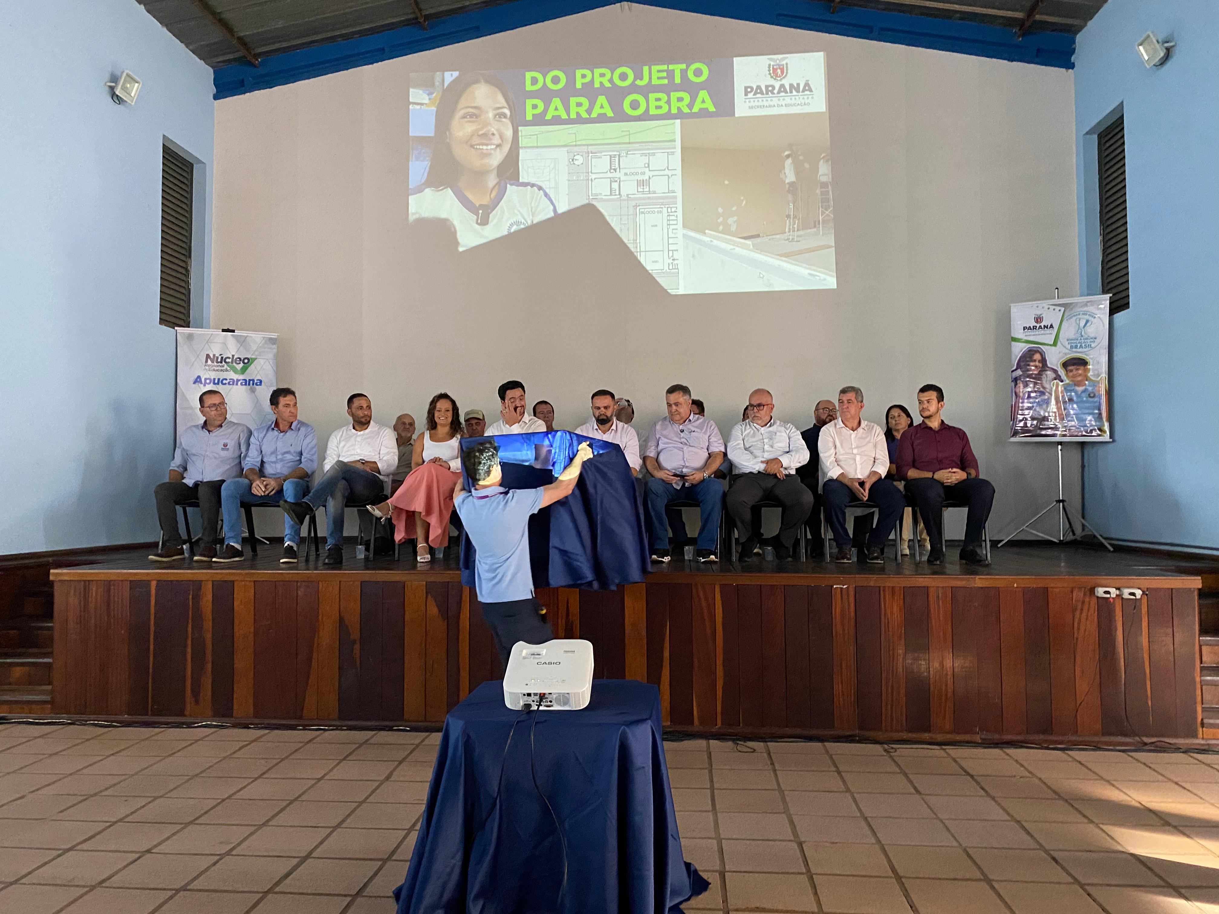 Beto Preto e Roni Miranda autorizam obra de colégio na Vila Reis