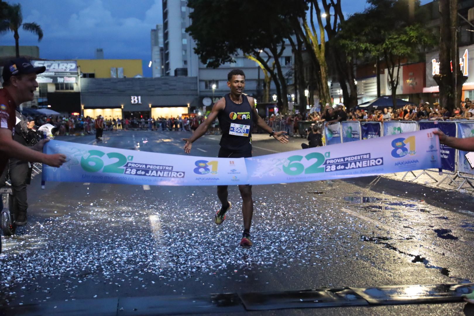 Tanzaniano Joseph Panga vence 10 km da Prova 28; fotos dos campeões