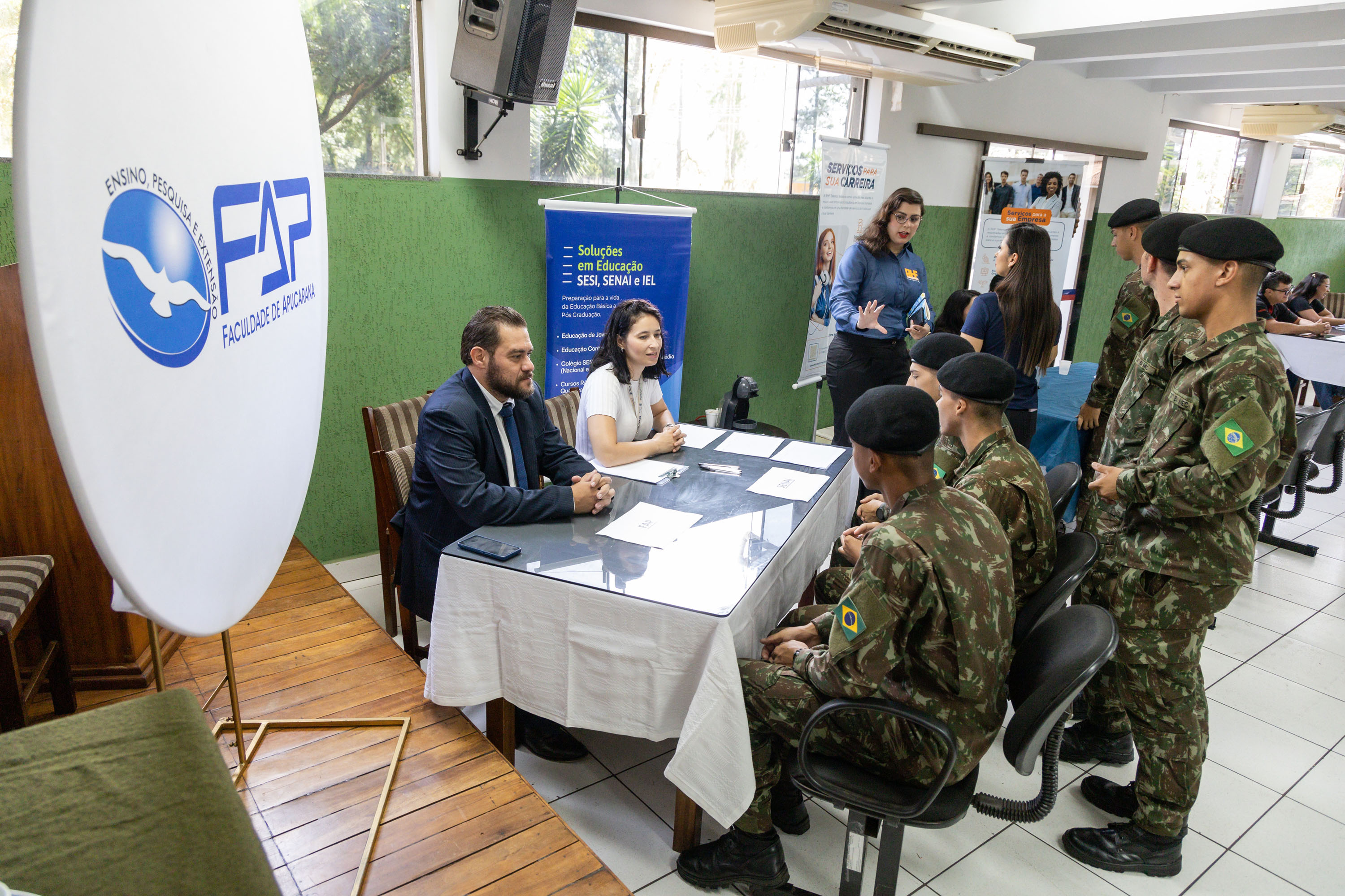 Egressos do Exército são encaminhados para o mercado do trabalho