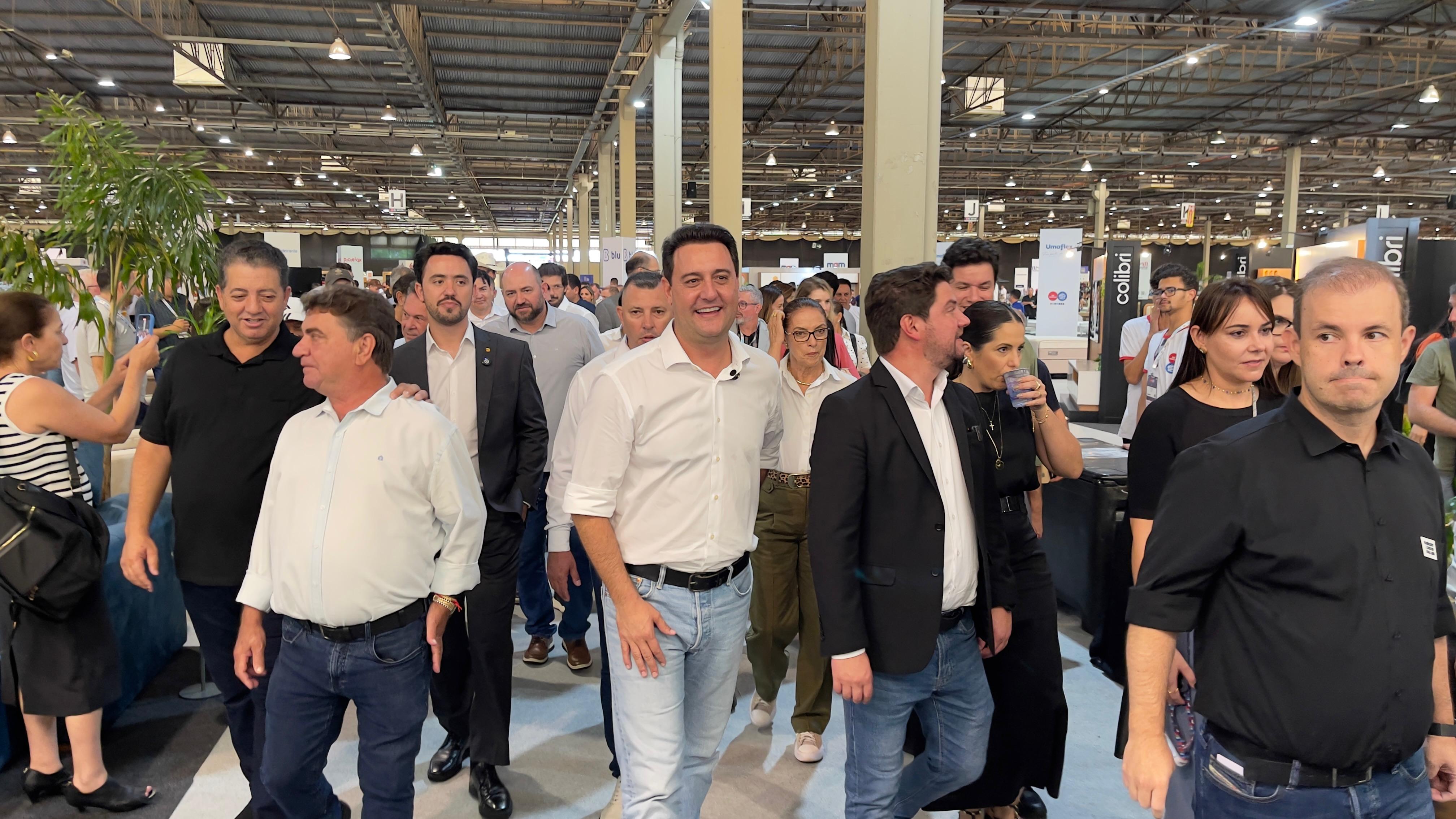 Governador Ratinho Junior visita a Movelpar em Arapongas