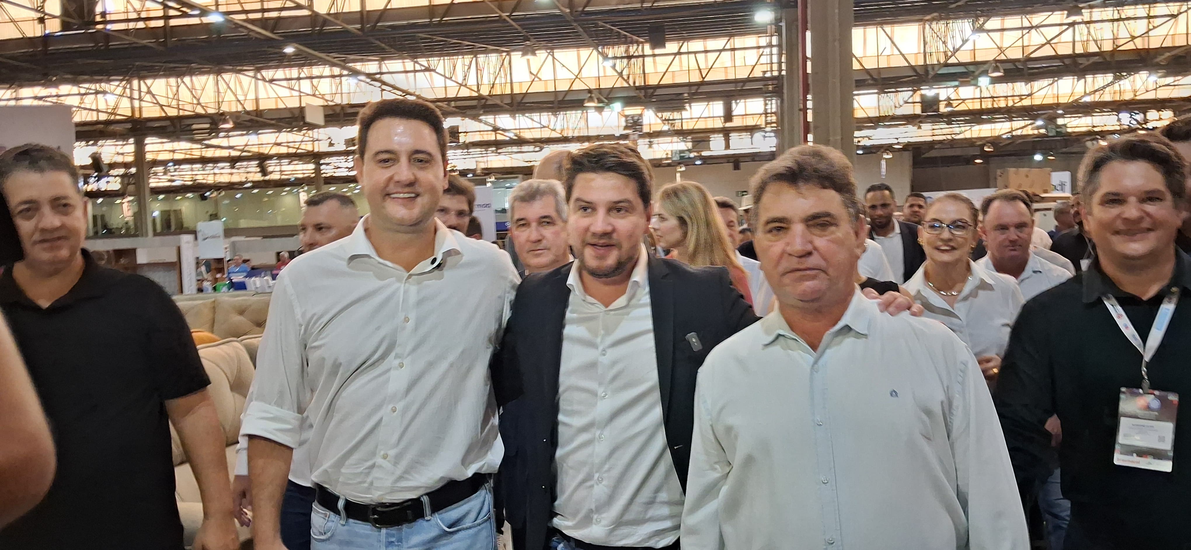 Governador Ratinho Junior visita a Movelpar em Arapongas