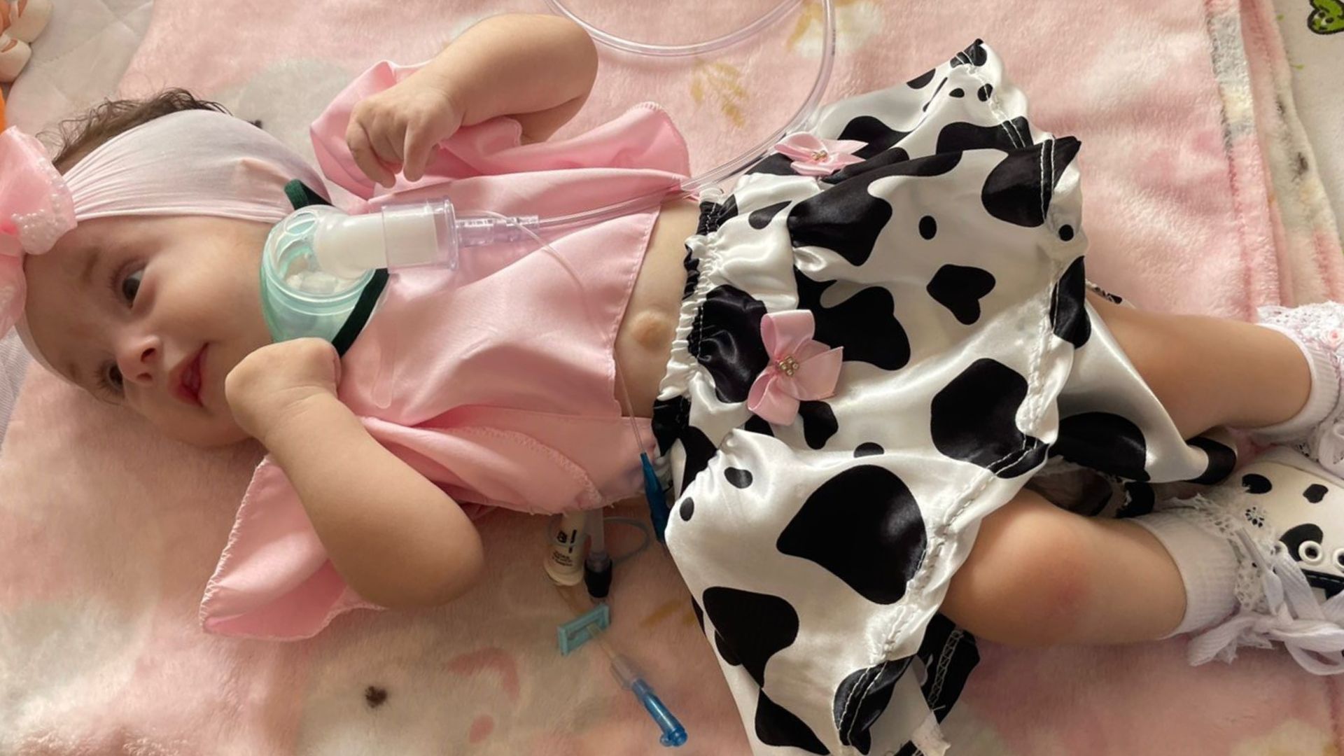 Mãe registra BO para garantir oxigênio para bebê com doença rara