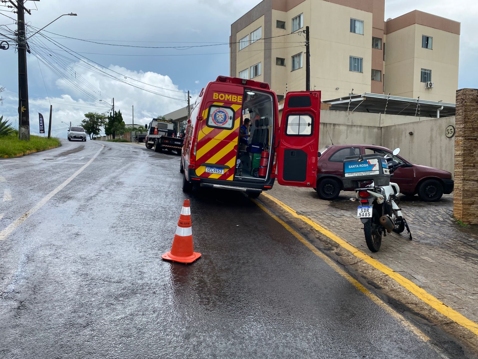 Motociclista tem suspeita de fratura após acidente em Apucarana