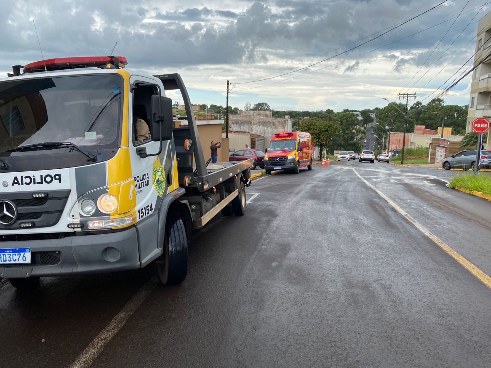 Motociclista tem suspeita de fratura após acidente em Apucarana