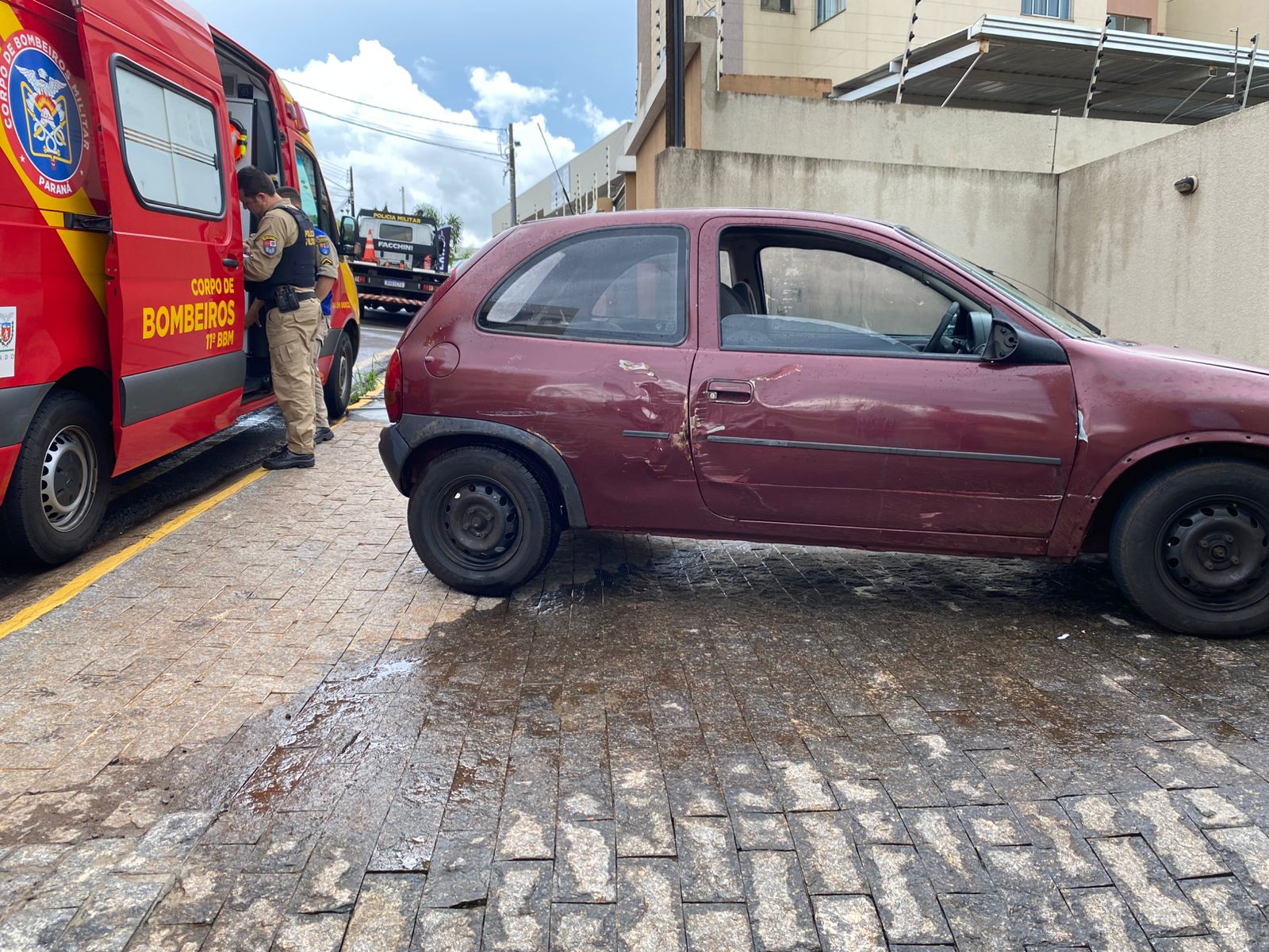 Motociclista tem suspeita de fratura após acidente em Apucarana
