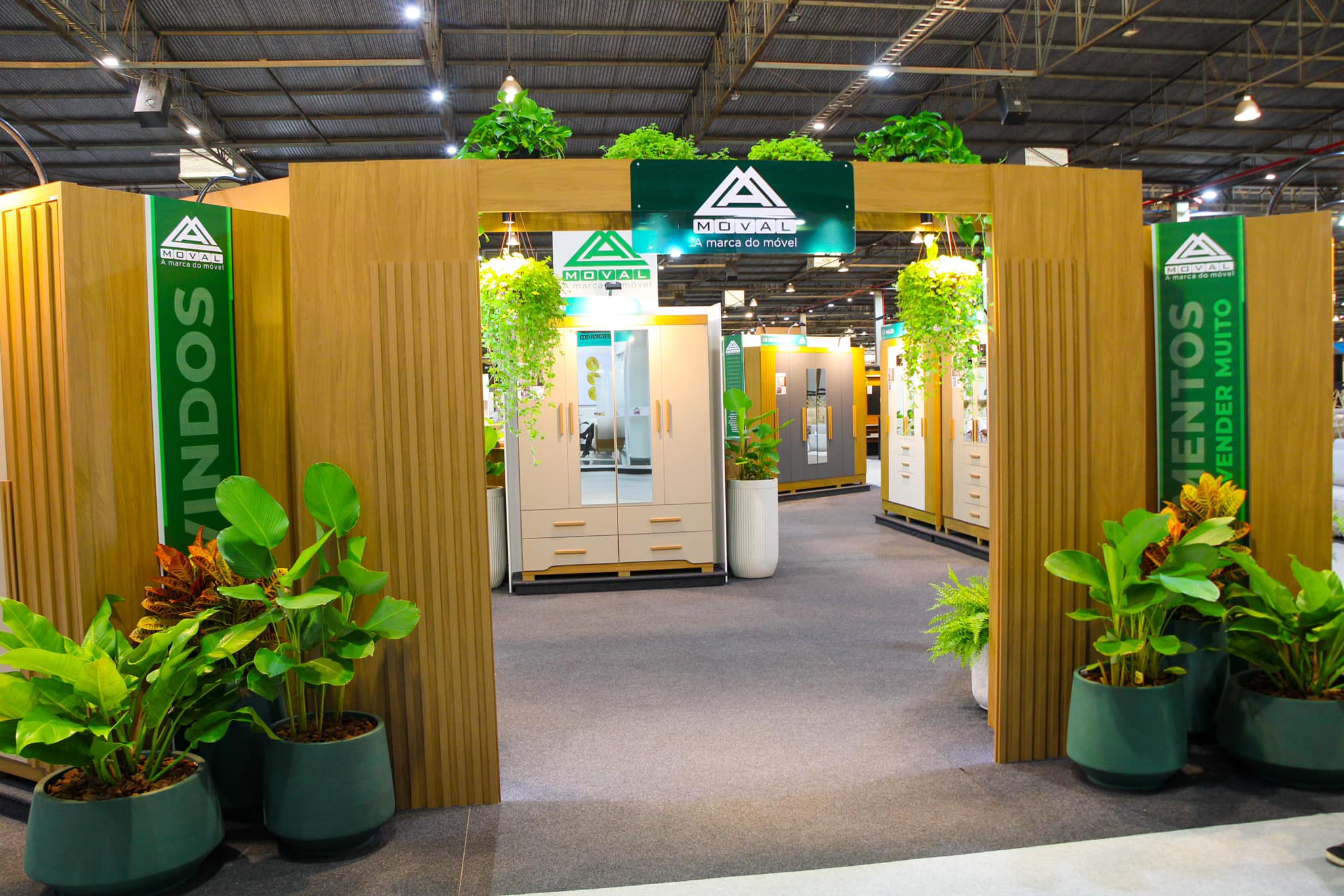 Movelpar movimenta Arapongas com novas tendências do setor; veja fotos