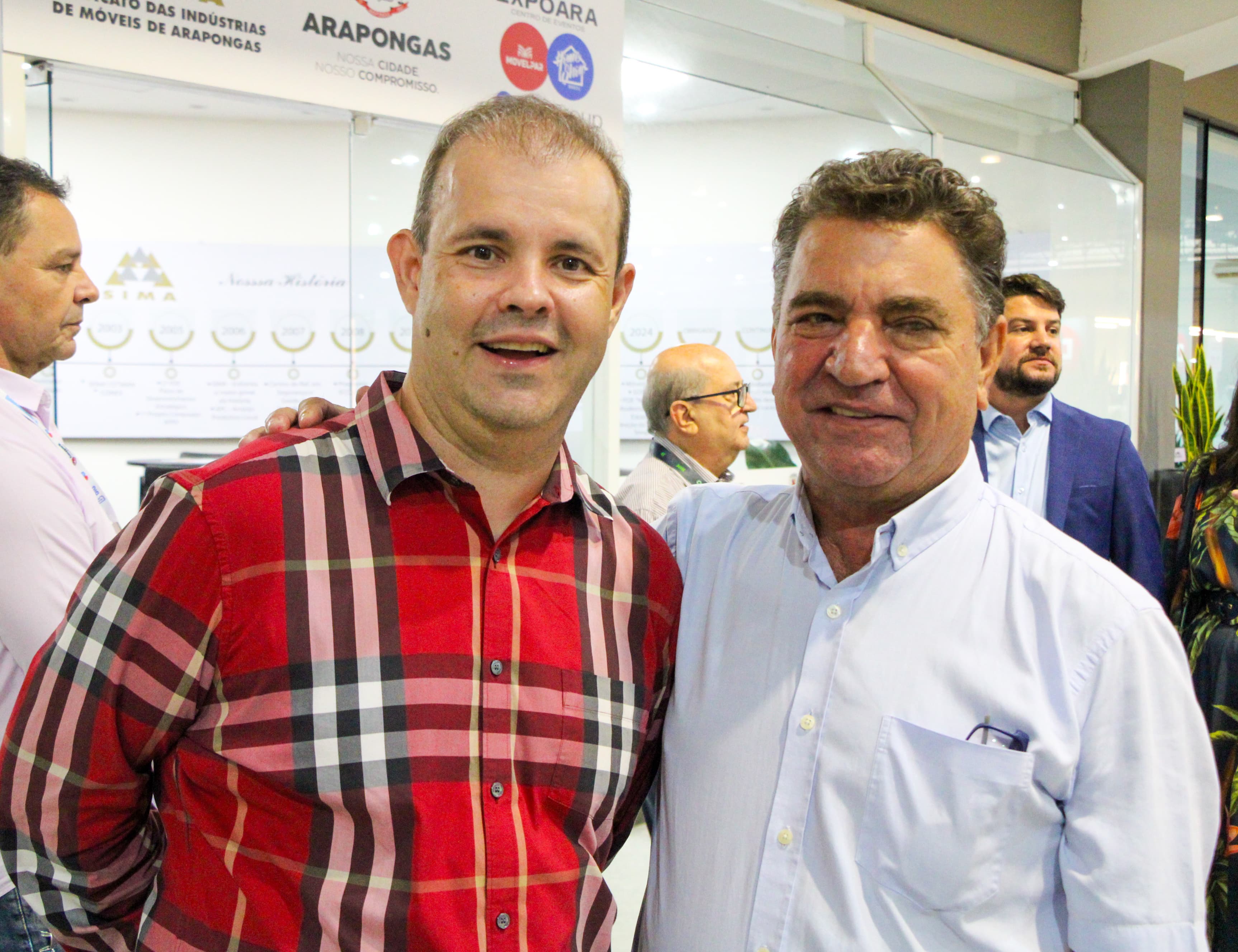 Movelpar movimenta Arapongas com novas tendências do setor; veja fotos