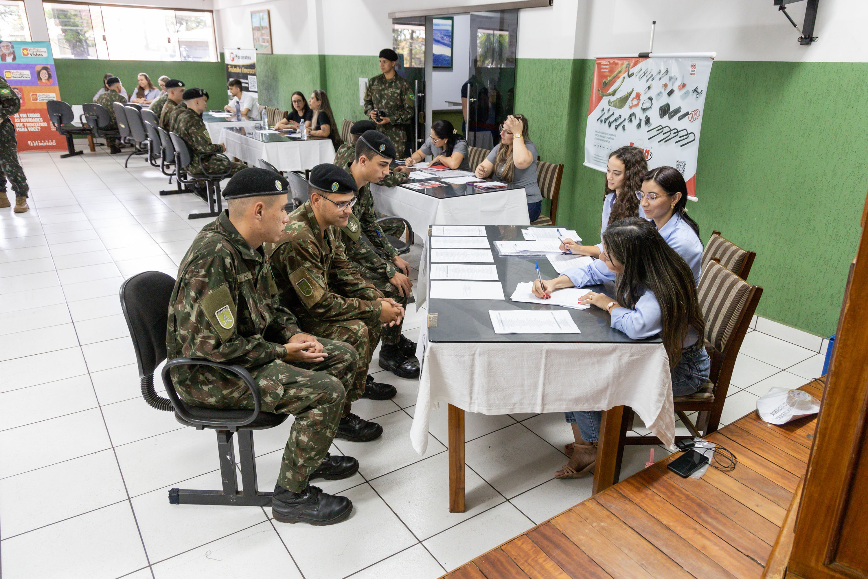 Mutirão de empregos no batalhão