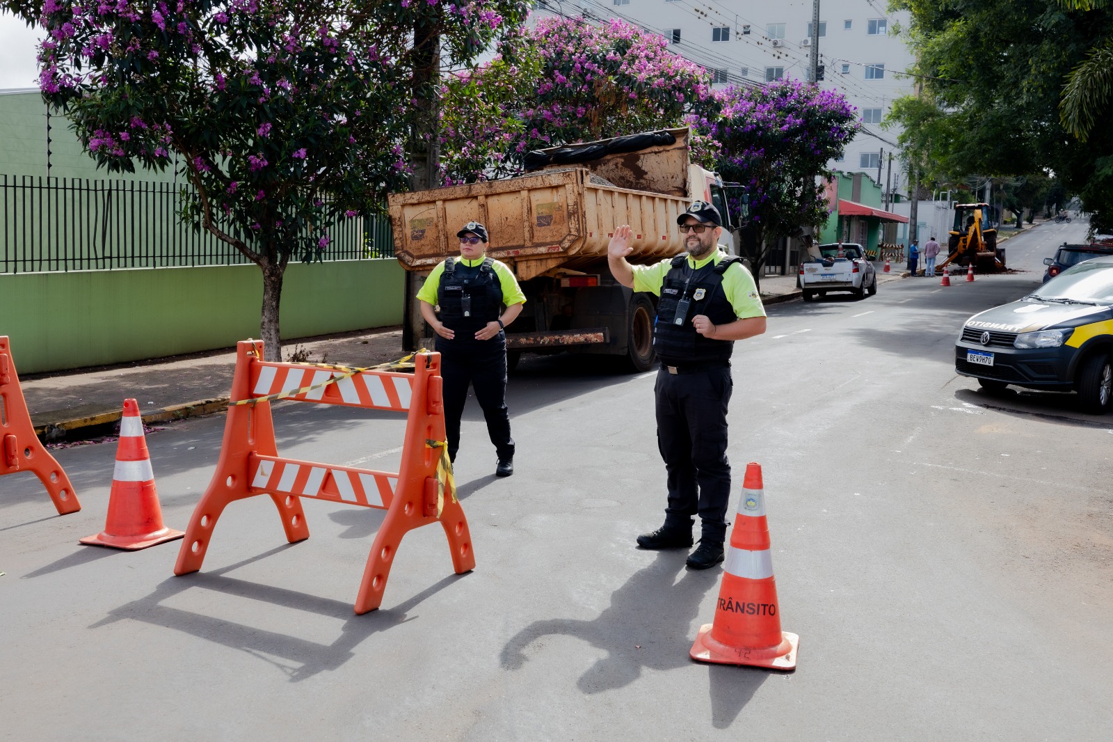Obra provoca interdição na Rua Clotário Portugal em Apucarana