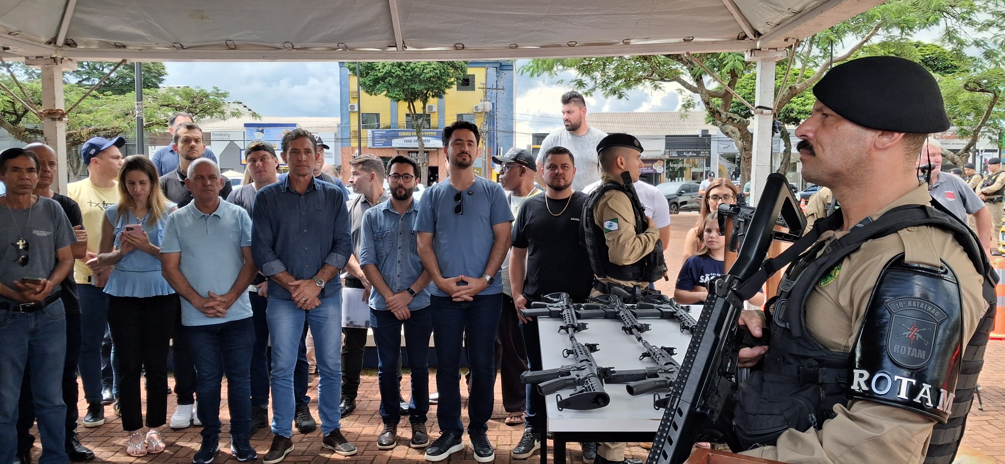 PM de Apucarana recebe 7 fuzis importados dos EUA doados pelo Conseg