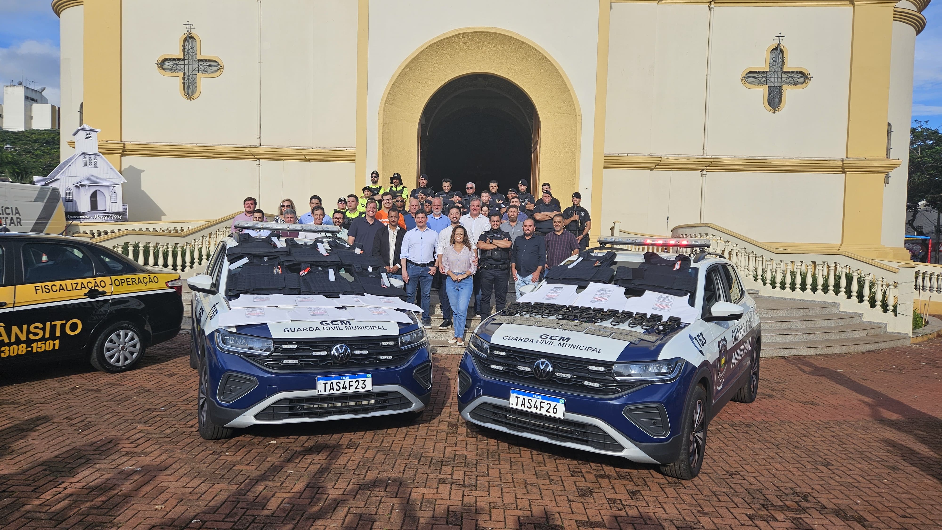 Prefeito Rodolfo Mota entrega equipamentos para a Guarda Municipal