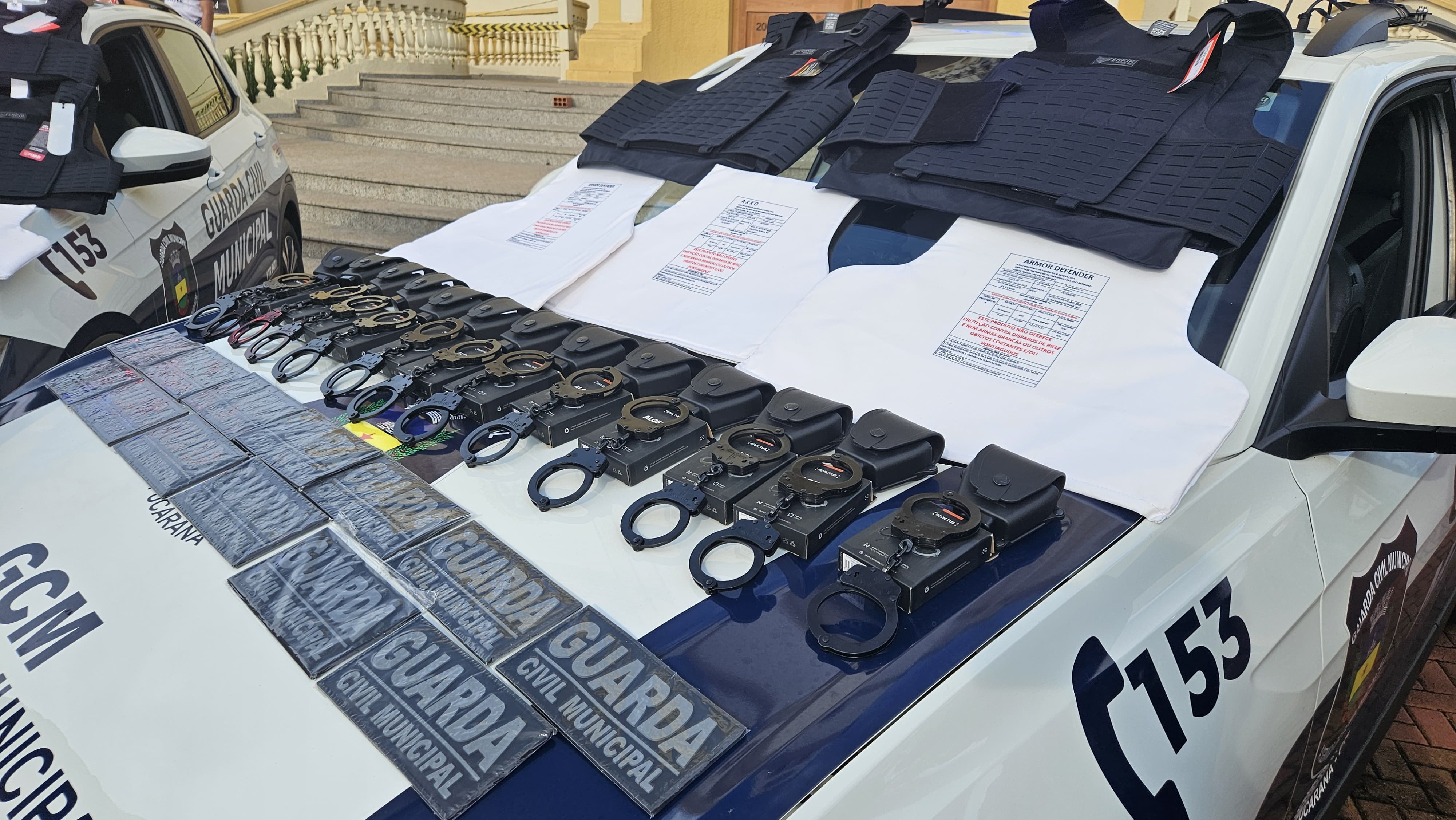 Prefeito Rodolfo Mota entrega equipamentos para a Guarda Municipal