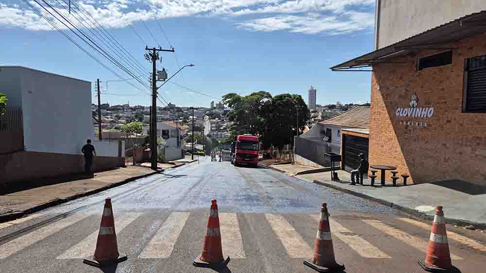 Recapeamento asfáltico em Ivaiporã segue em ritmo acelerado