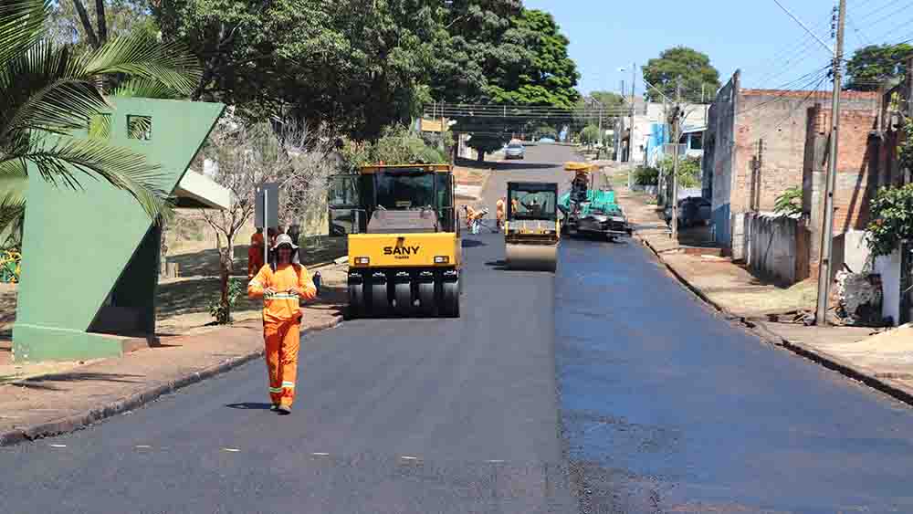 Recapeamento asfáltico em Ivaiporã segue em ritmo acelerado