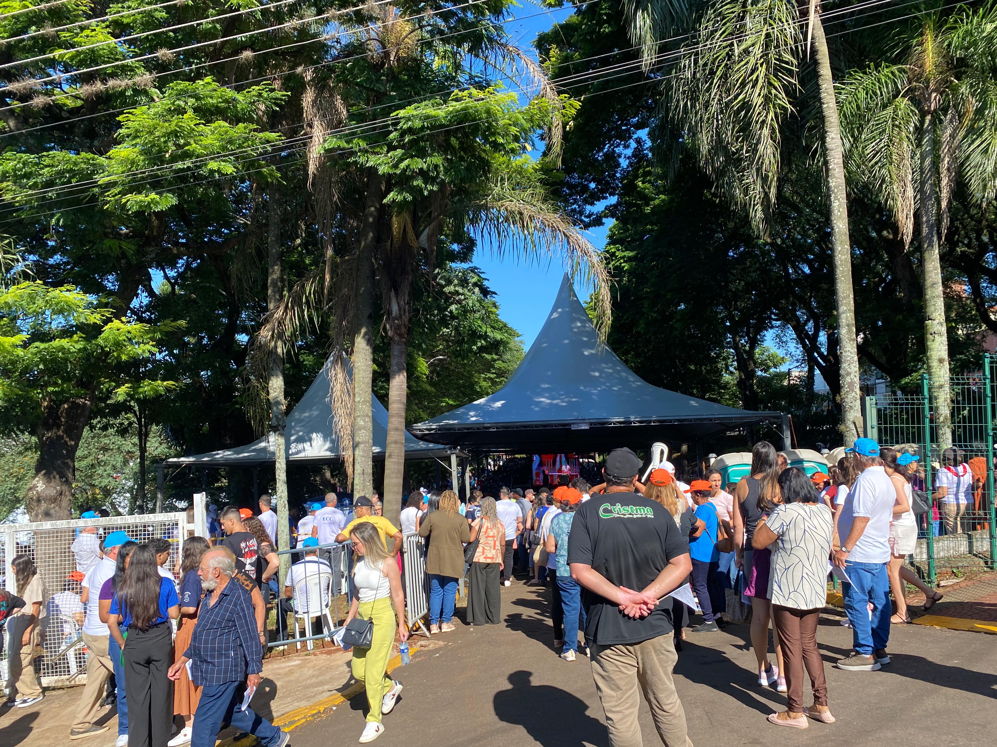 Romaria de Nossa Senhora de Lourdes reúne multidão em Apucarana