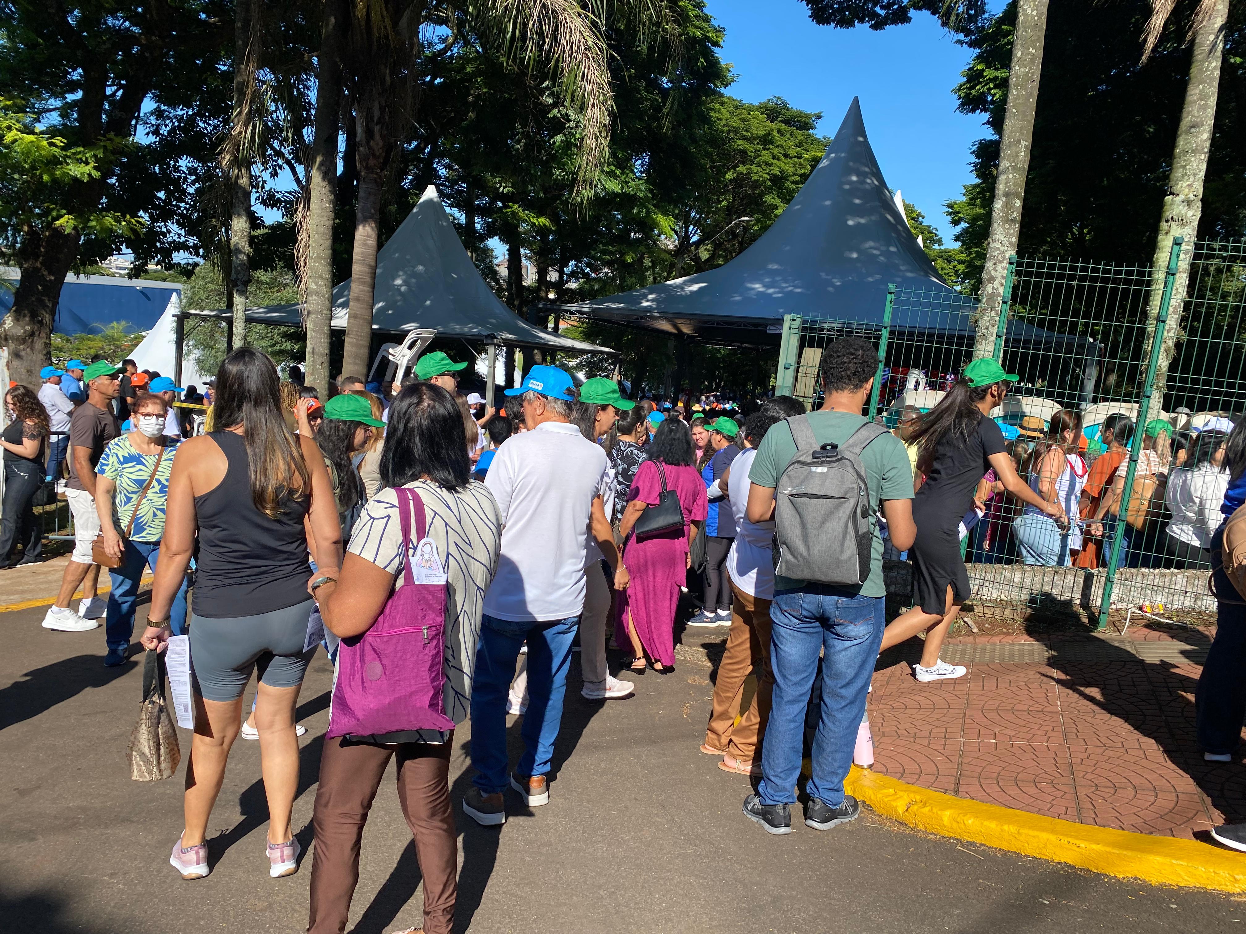 Romaria de Nossa Senhora de Lourdes reúne multidão em Apucarana