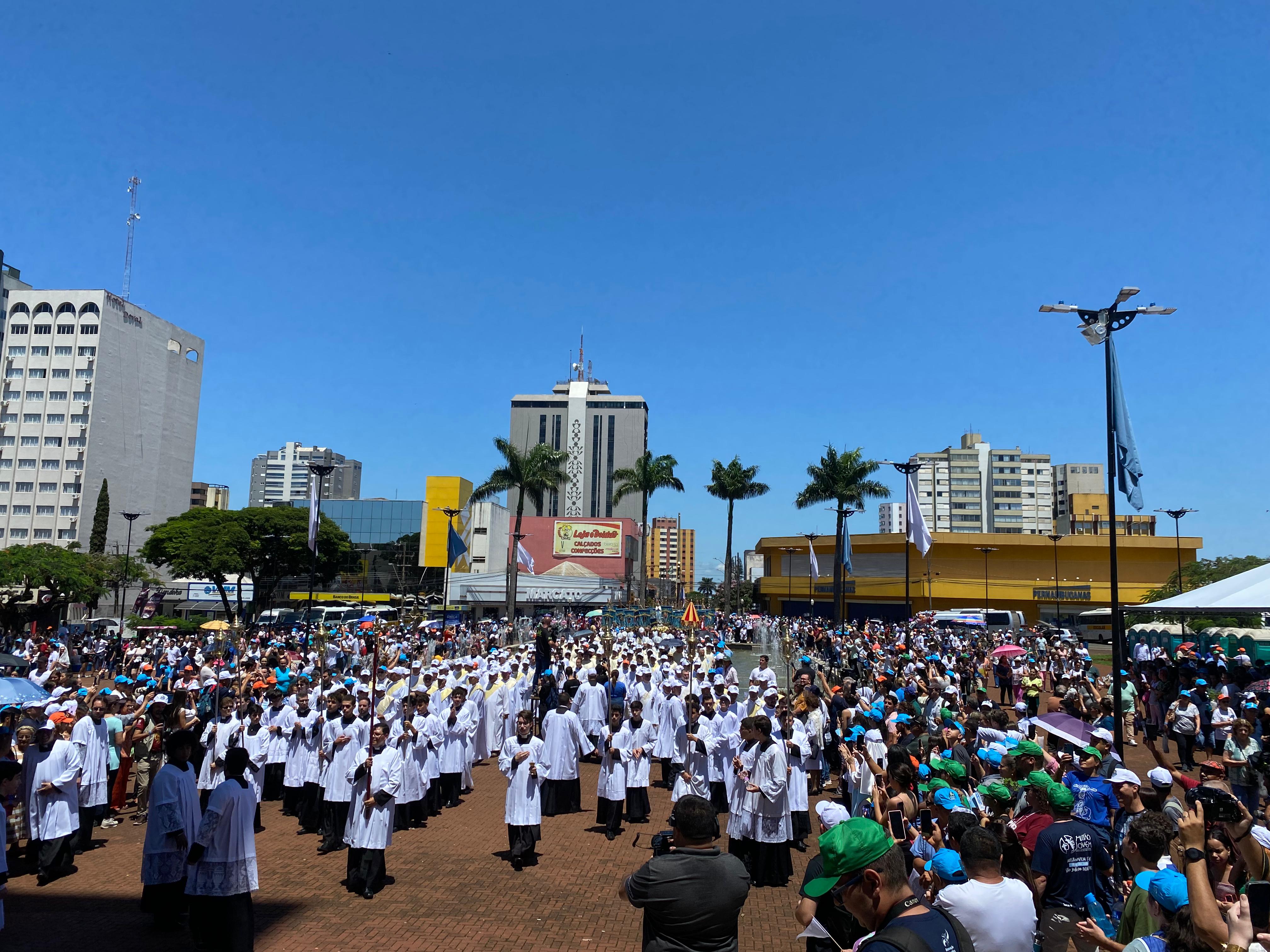 Romaria de Nossa Senhora de Lourdes reúne multidão em Apucarana