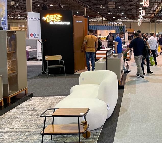 Sofá segue tendência com linhas orgânicas