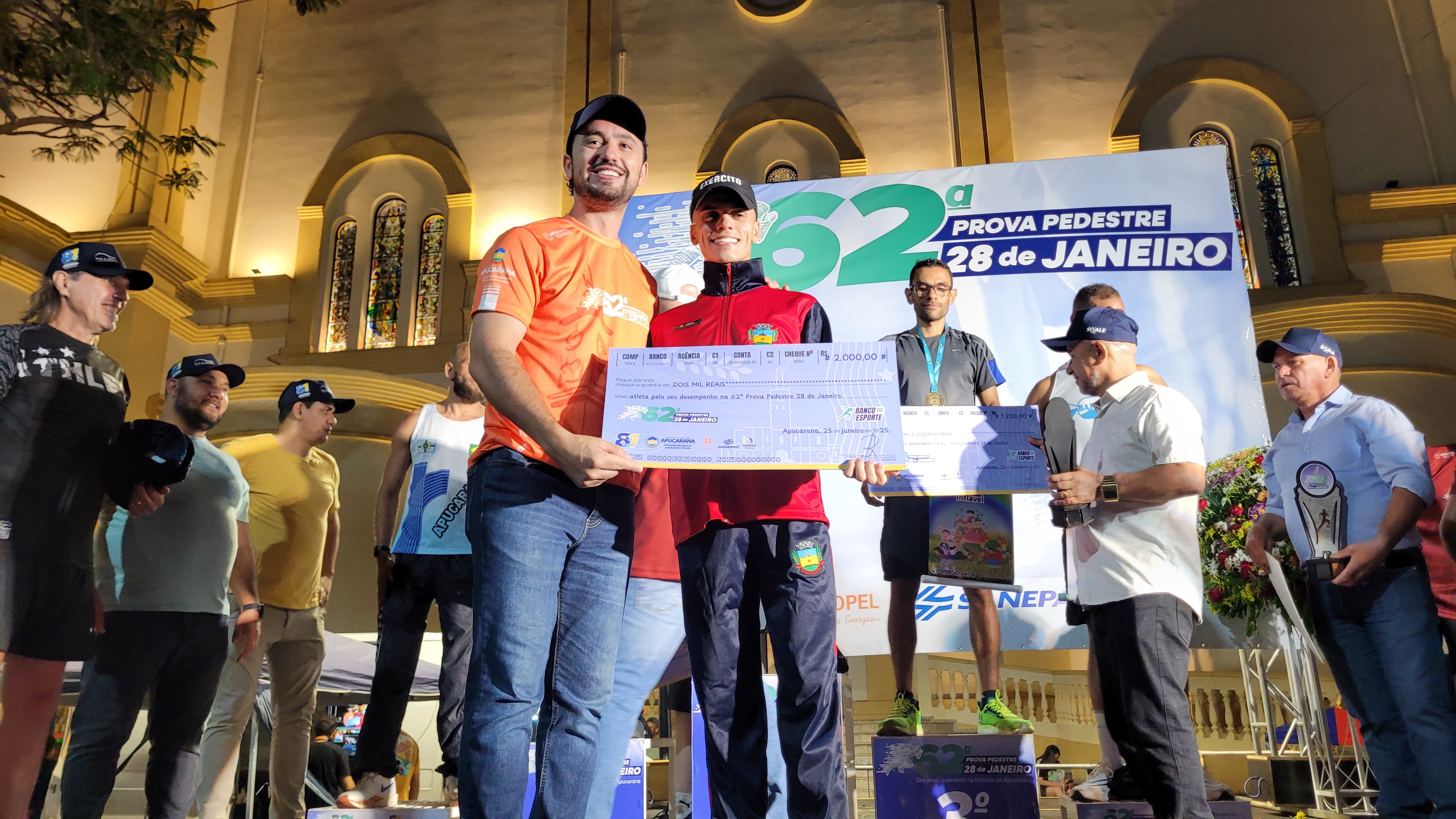 Tanzaniano Joseph Panga vence 10 km da Prova 28; fotos dos campeões