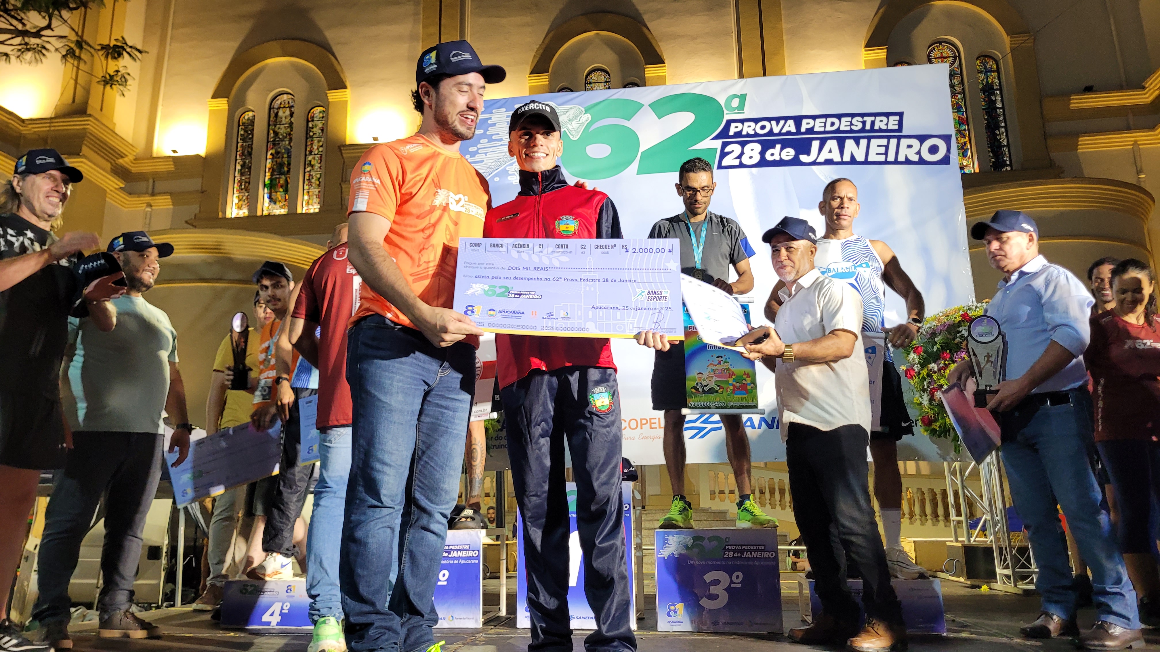 Tanzaniano Joseph Panga vence 10 km da Prova 28; fotos dos campeões