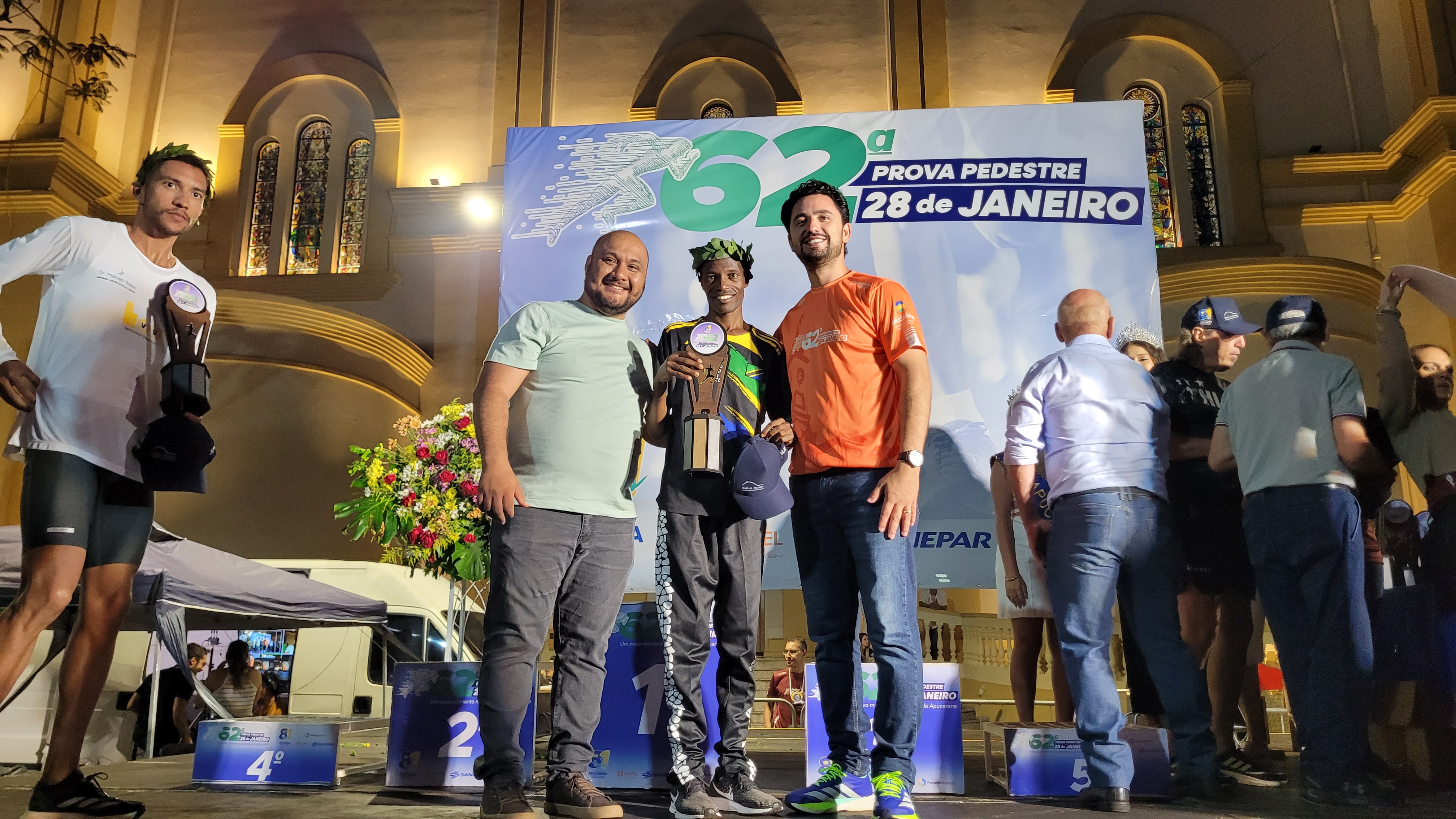 Tanzaniano Joseph Panga vence 10 km da Prova 28; fotos dos campeões