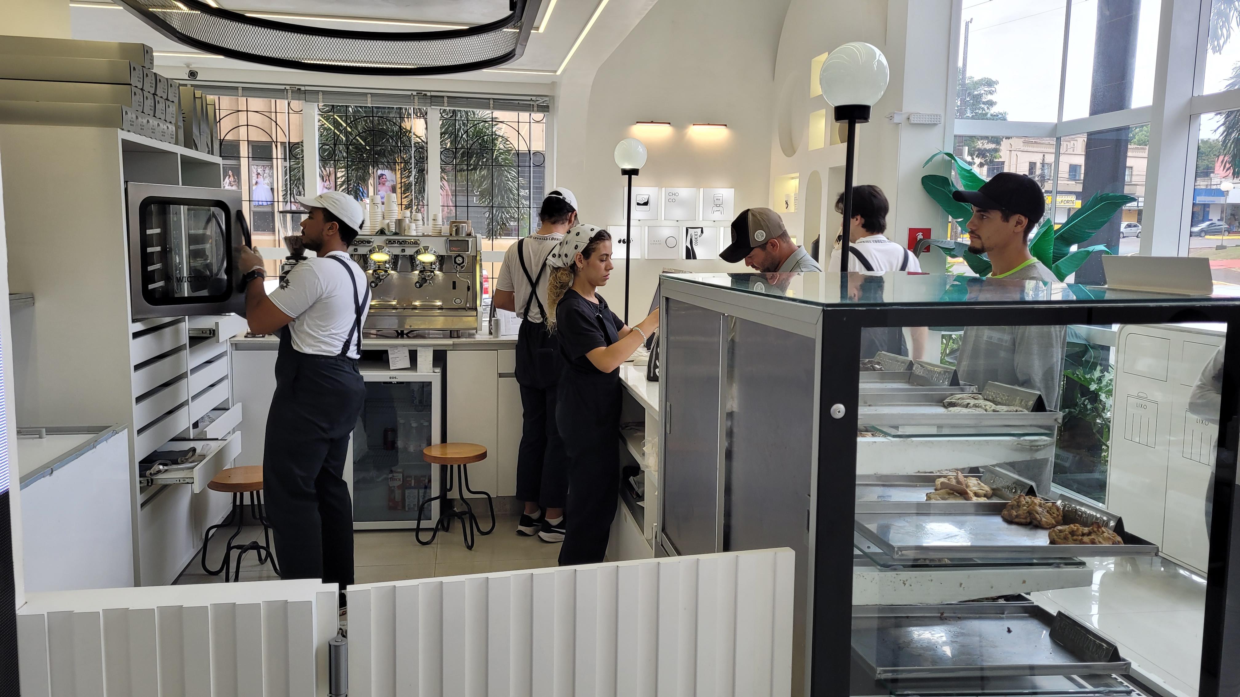 Venda de cookies na faculdade virou negócio de sucesso em Apucarana