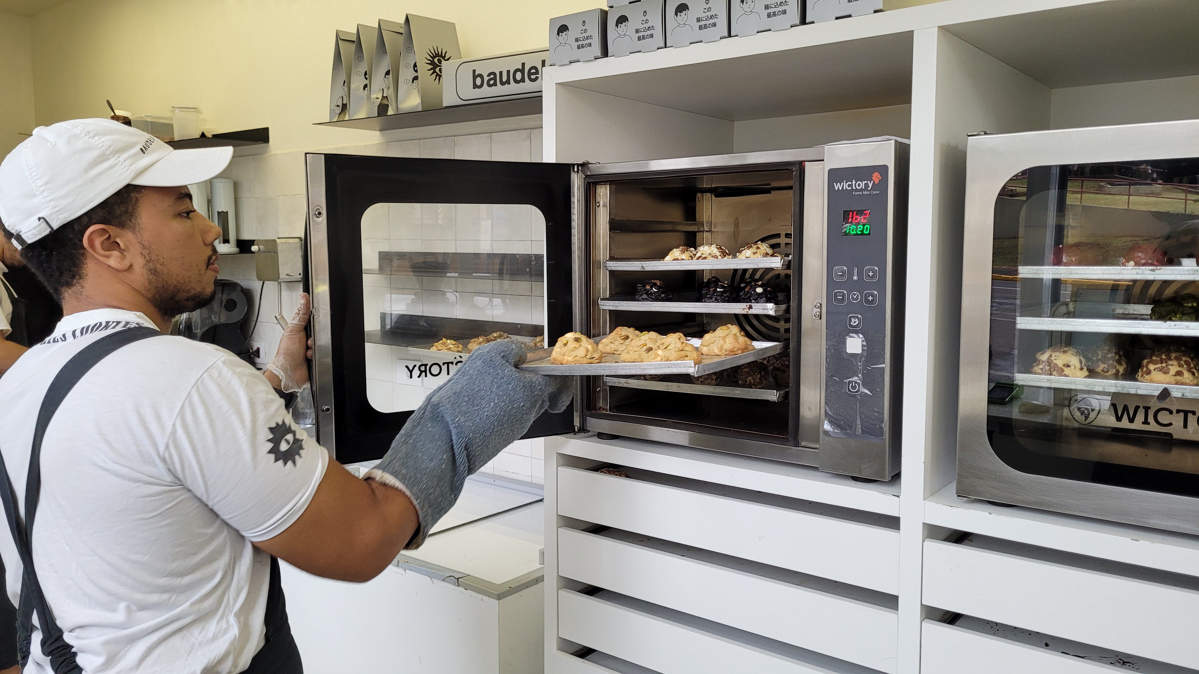 Venda de cookies na faculdade virou negócio de sucesso em Apucarana