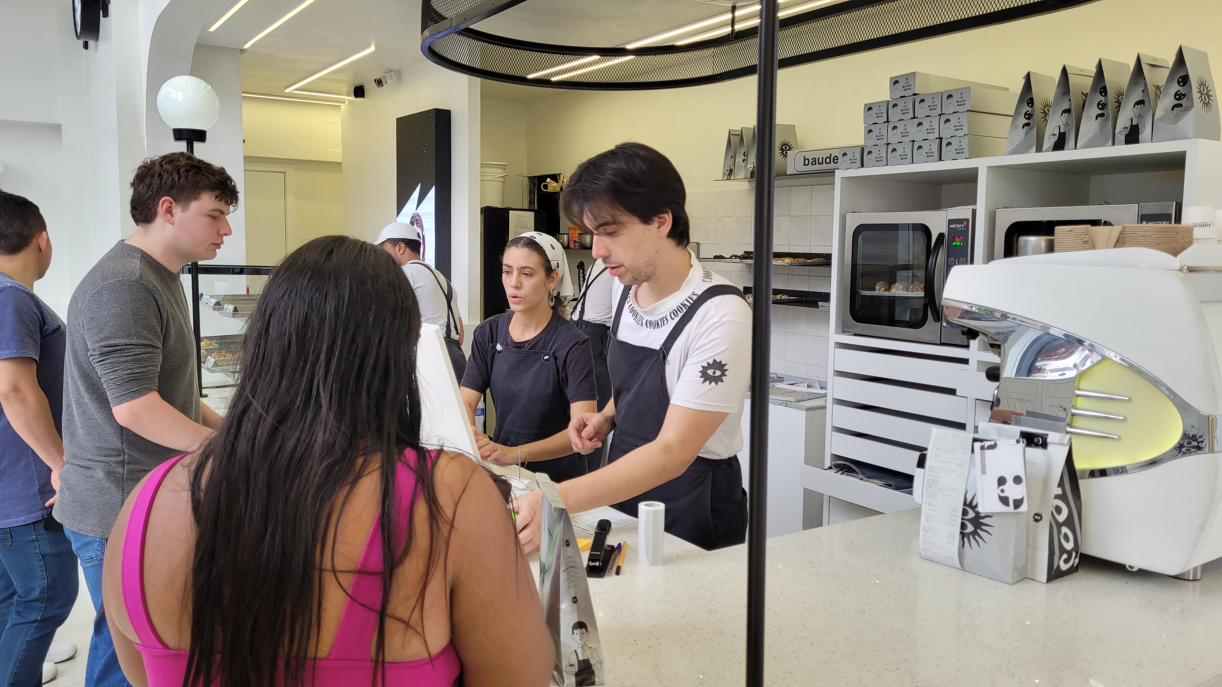 Venda de cookies na faculdade virou negócio de sucesso em Apucarana