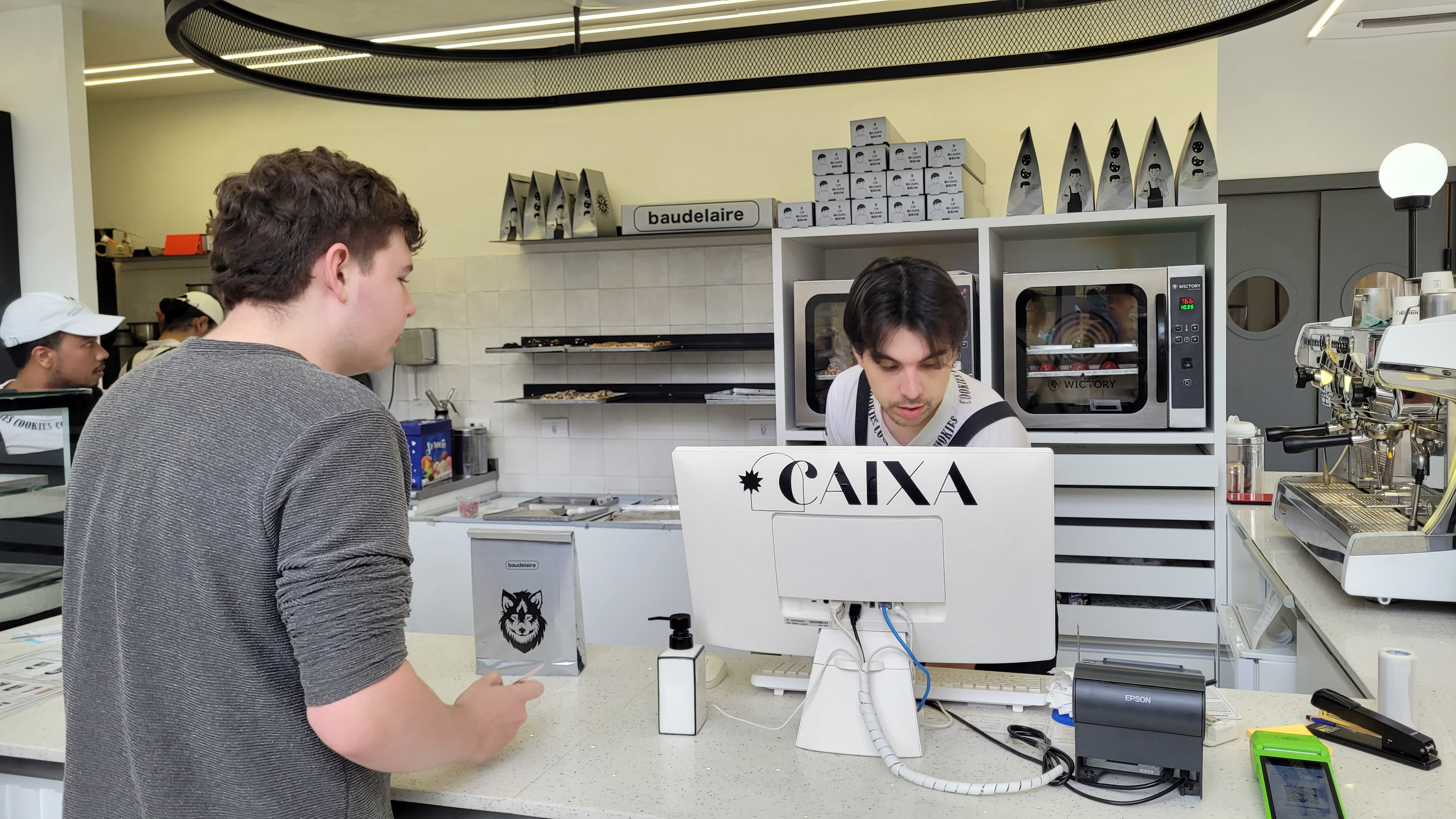 Venda de cookies na faculdade virou negócio de sucesso em Apucarana