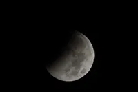 Veja registros do eclipse lunar feitos por professor de Apucarana