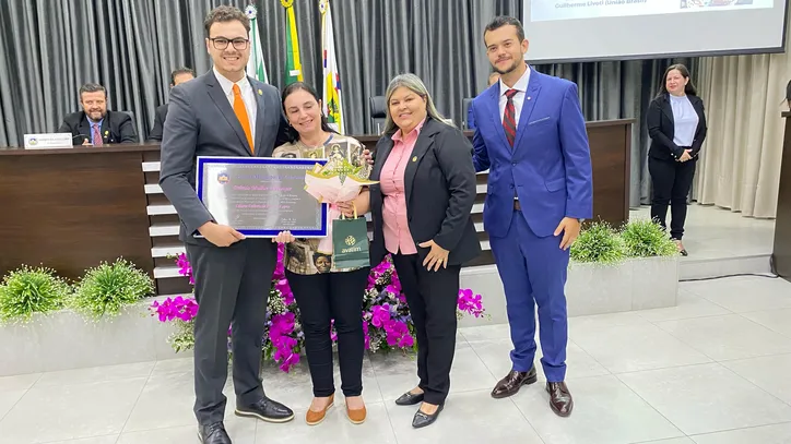 Câmara entrega 'Prêmio Mulher Destaque' para onze homenageadas