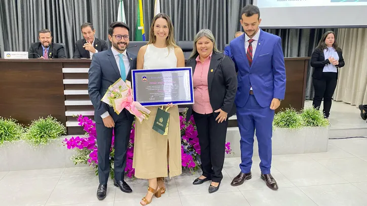 Câmara entrega 'Prêmio Mulher Destaque' para onze homenageadas