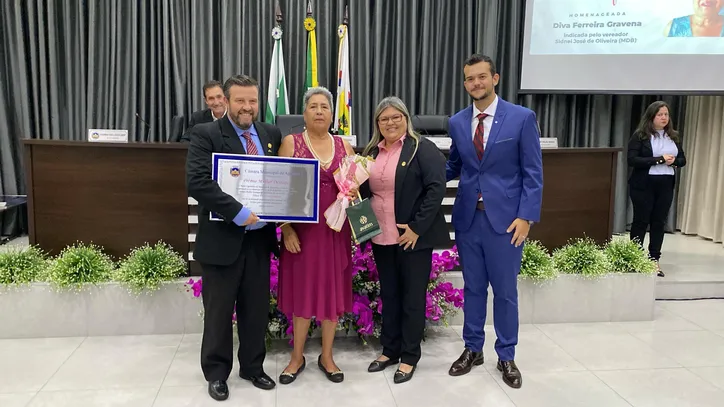 Câmara entrega 'Prêmio Mulher Destaque' para onze homenageadas