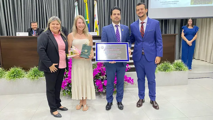 Câmara entrega 'Prêmio Mulher Destaque' para onze homenageadas