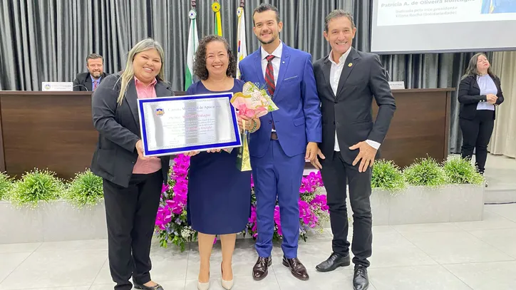 Câmara entrega 'Prêmio Mulher Destaque' para onze homenageadas