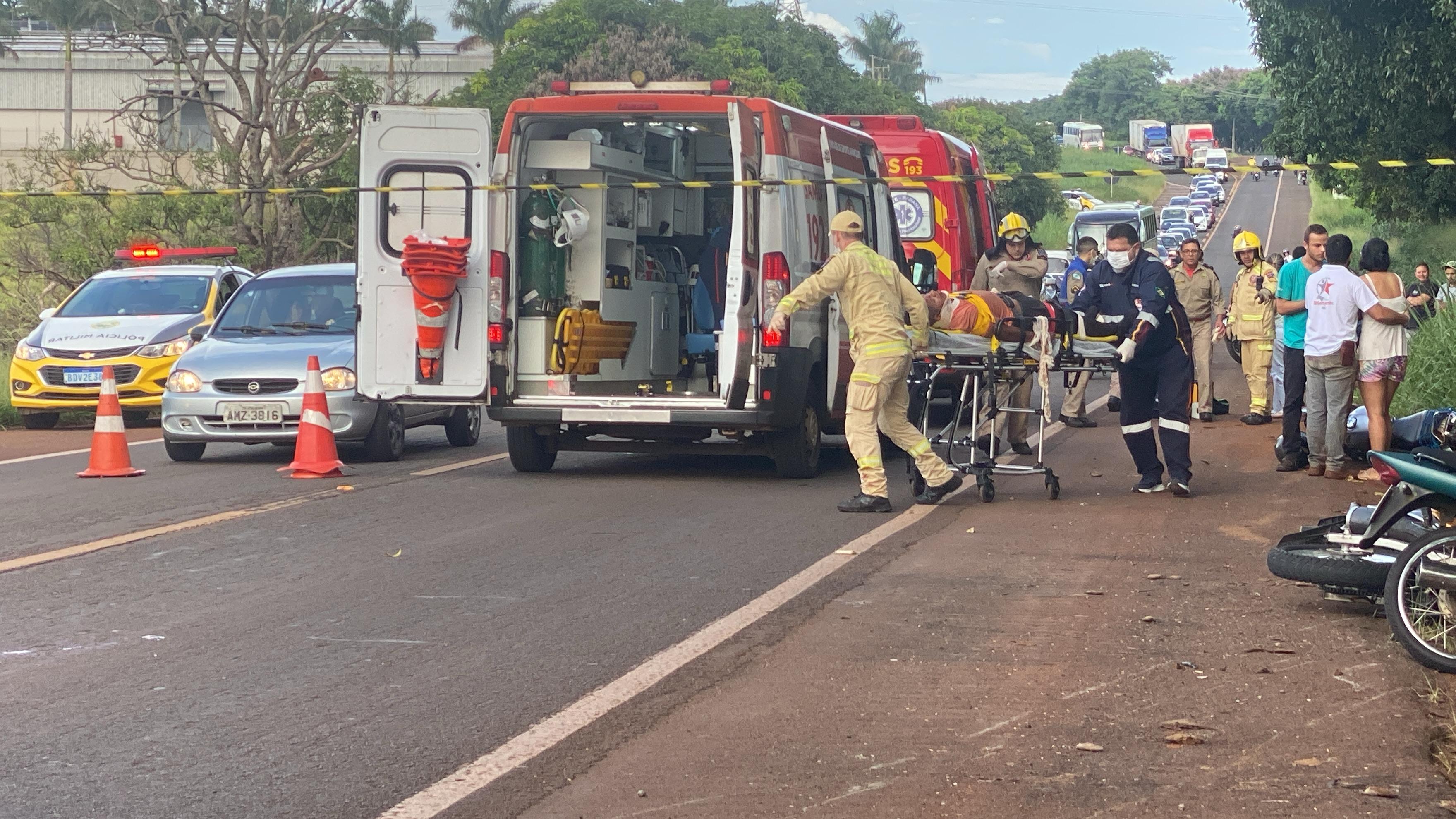 Acidente ocorreu no início da manhã desta terça-feira (18)