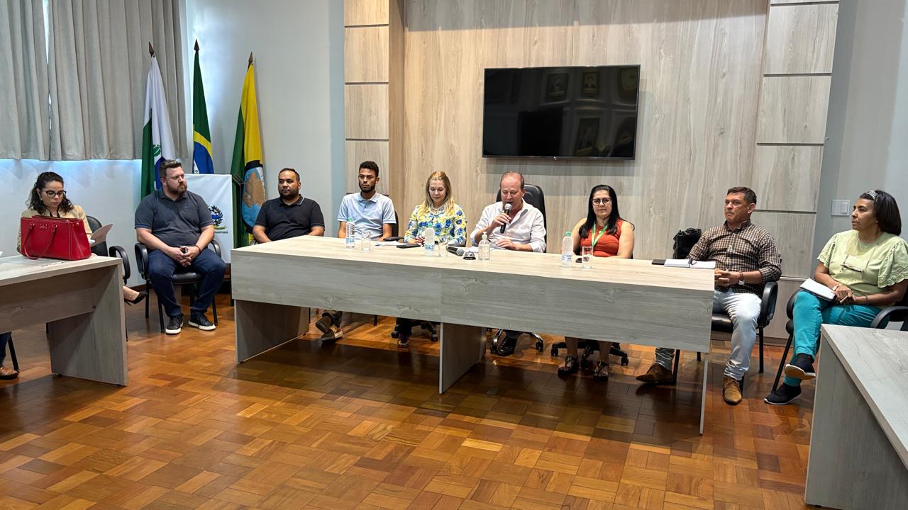 Conselhos e poder público de debatem estratégias contra a violência