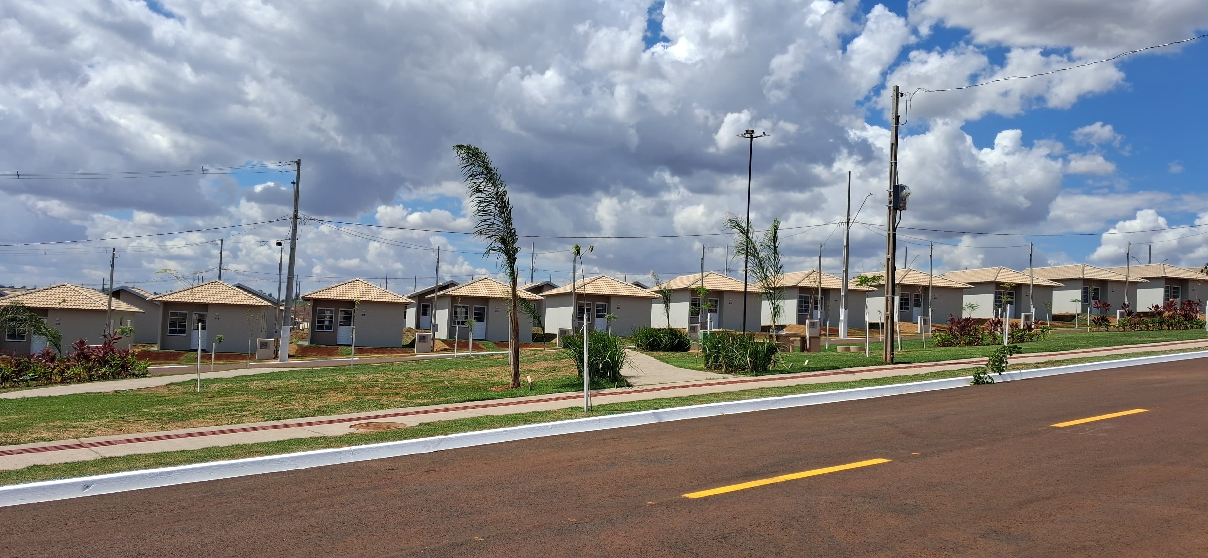 Governador Ratinho Junior inaugura 748 moradias em Arapongas