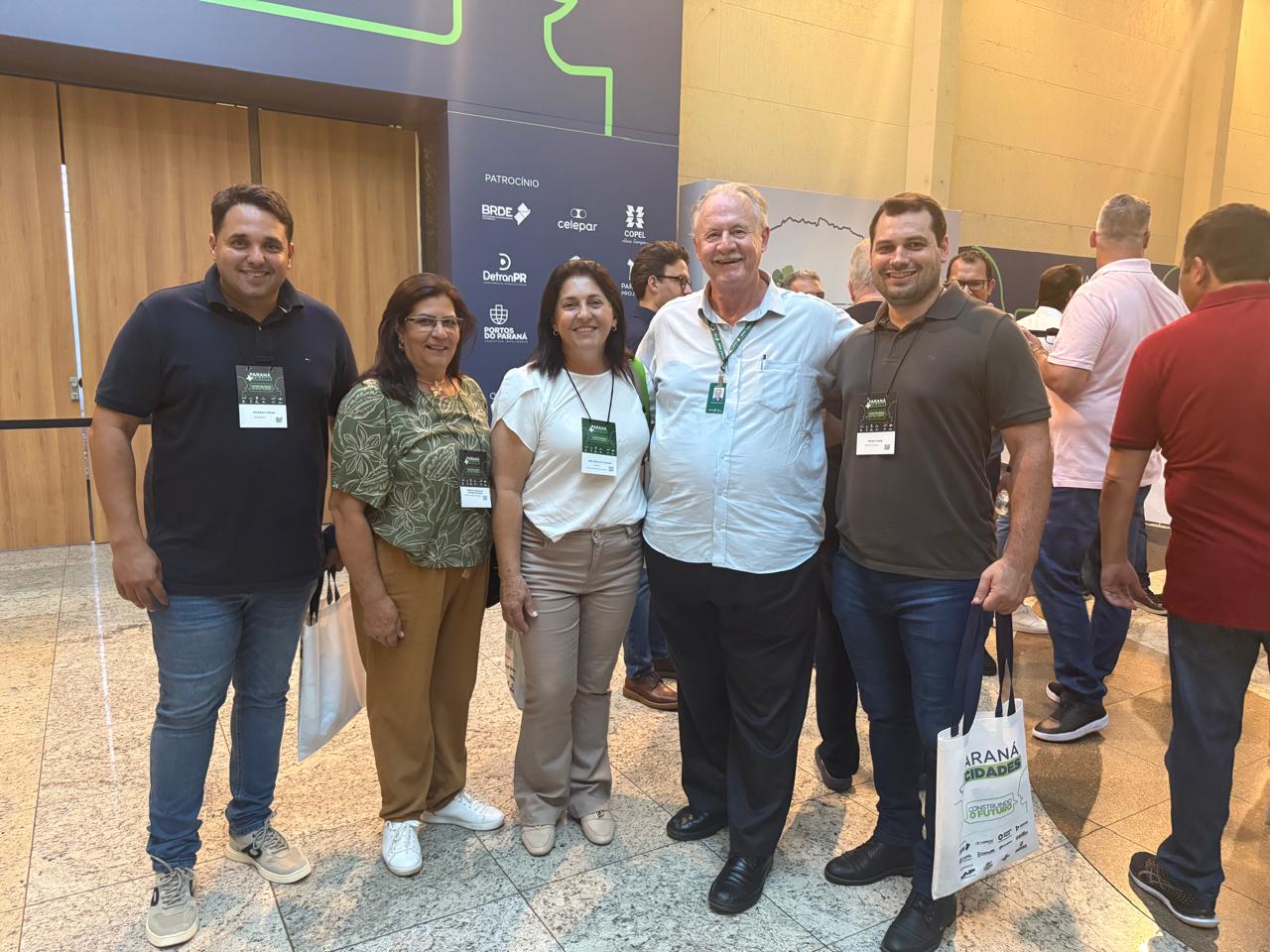 Prefeita Ana Lúcia e vereadores vão a Curitiba em busca de recursos