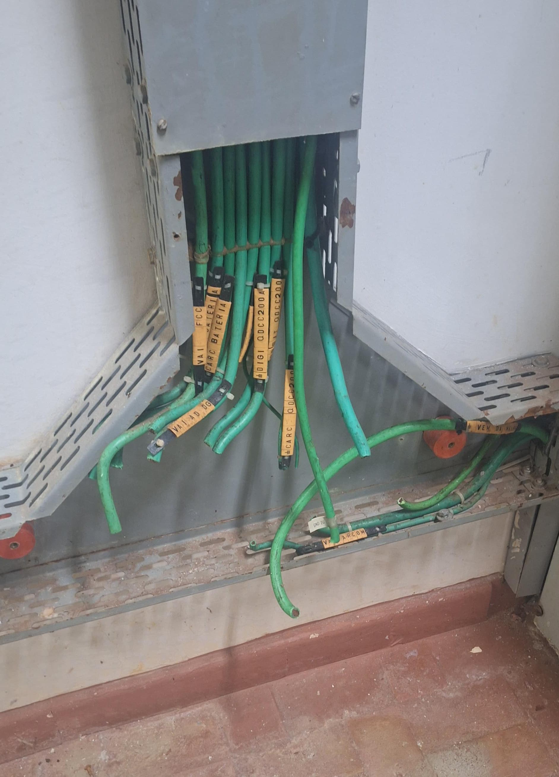 Rocam prende membro de quadrilha que furtava placas telefônicas