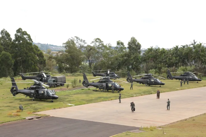 30º BIMec de Apucarana faz operação de treinamento com helicópteros