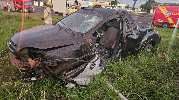 Motorista fica ferido após capotamento na BR-369 em Apucarana; veja
